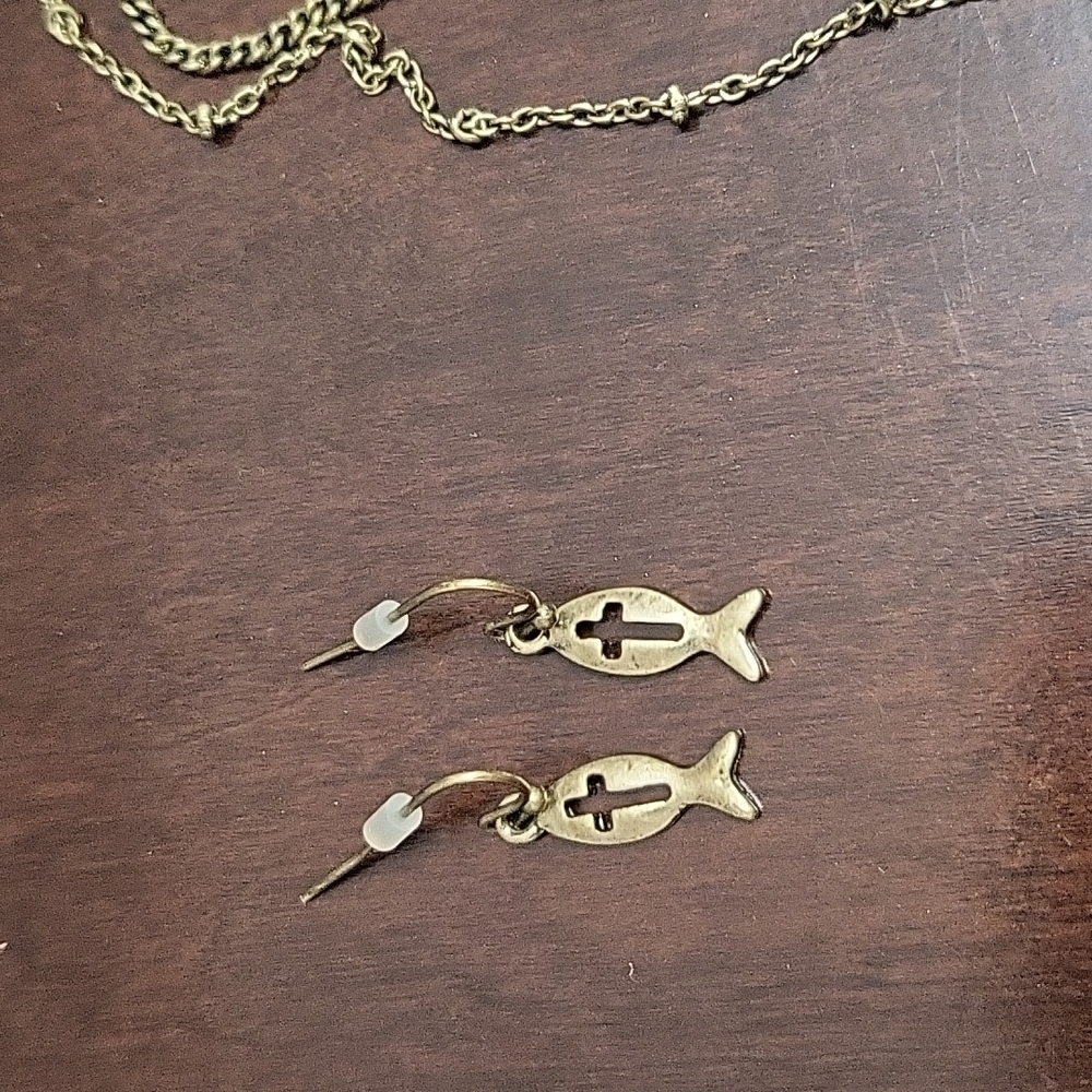 Beautiful gold and teal cross necklace and earrings set - Picture 2 of 3
